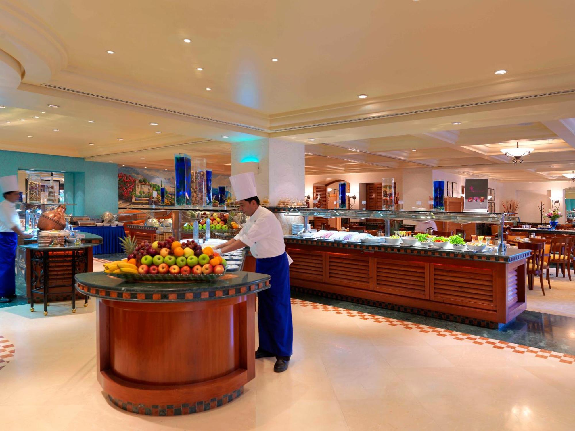 Radisson Blu Hotel, Riyad Restoran fotoğraf